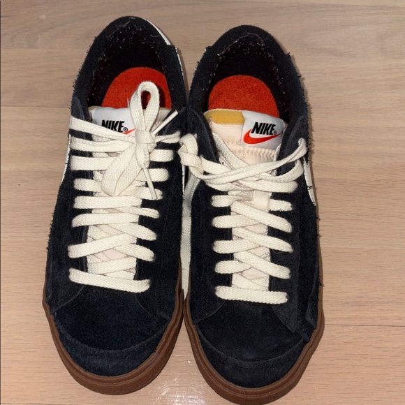 Vintage Nike Shoes - Picture 3 of 7